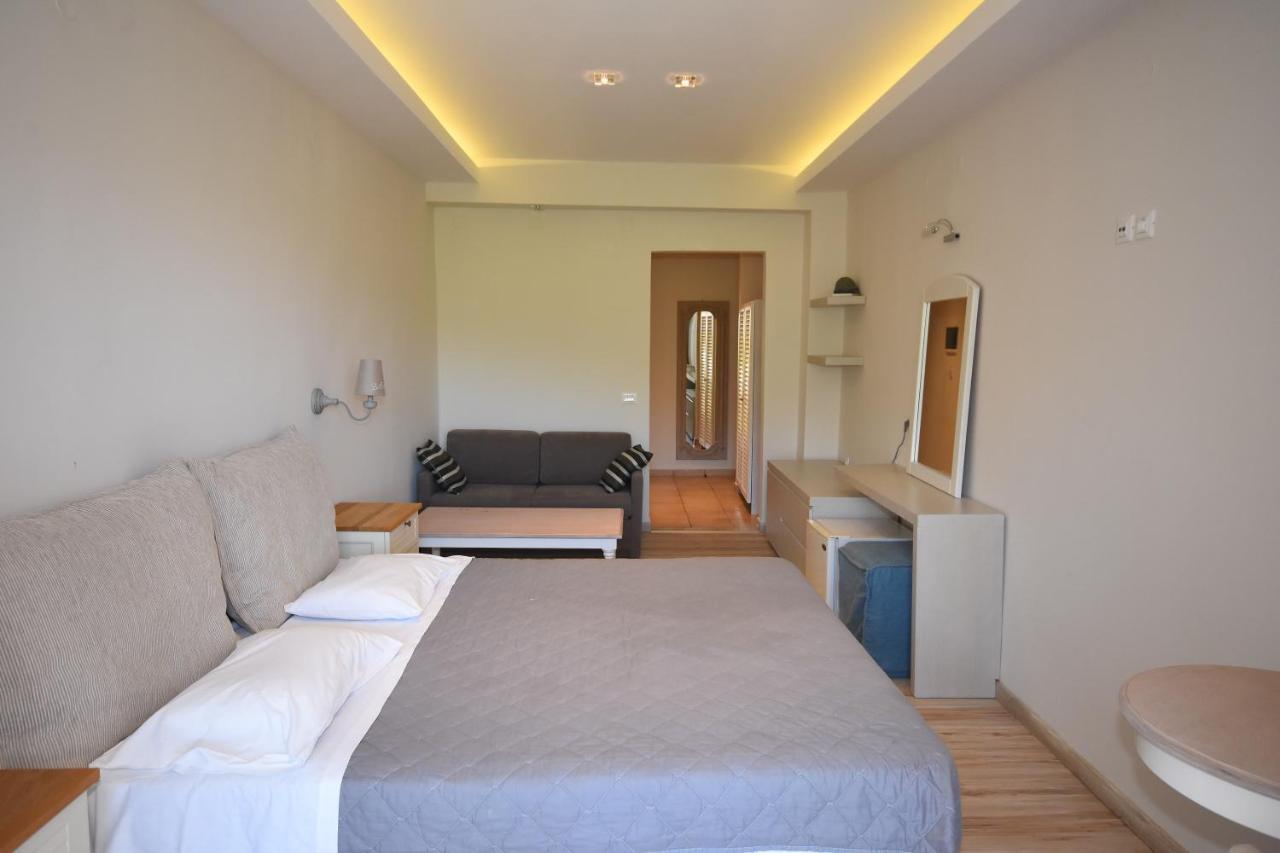 Callisto Beach Hotel Liapades Eksteriør billede
