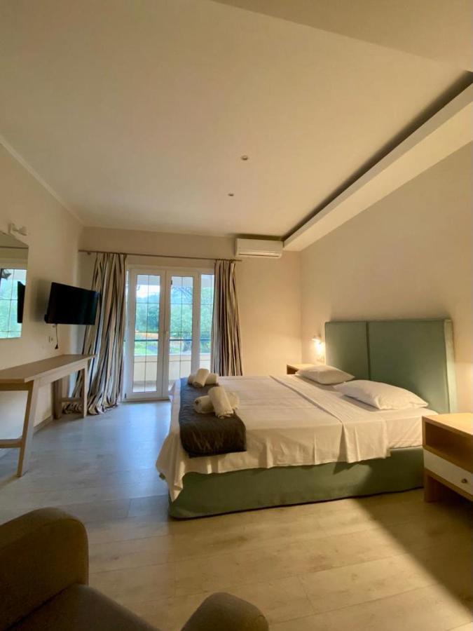 Callisto Beach Hotel Liapades Eksteriør billede